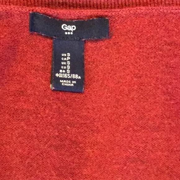 GAP Tierra Red Textured Boyfriend V-Neck Cardigan - Picture 13 of 16